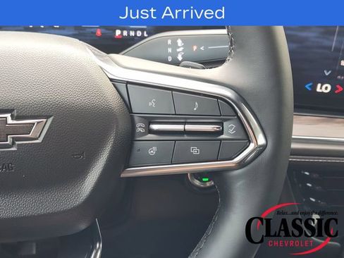 Used 2025 Chevrolet Suburban Z71 w/ Z71 Off-Road Package AWD/4WD image 39