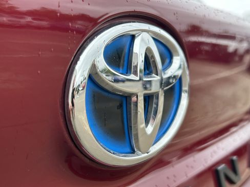 Certified 2025 Toyota Sienna LE w/ LE Plus Package AWD/4WD image 7