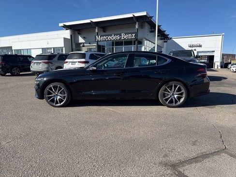 Used 2025 Genesis G70 2.5T image 3