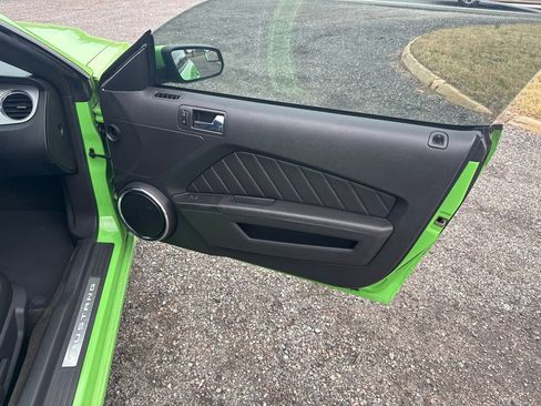 Used 2014 Ford Mustang Premium image 20