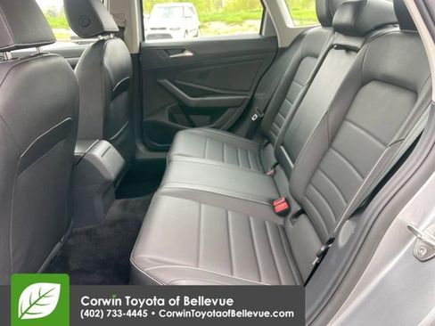 Used 2024 Volkswagen Jetta SE FWD image 25