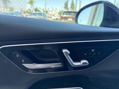 Used 2025 Mercedes-Benz GLC 300 image 6