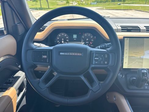 New 2026 Land Rover Defender 110 X-Dynamic SE AWD/4WD image 18