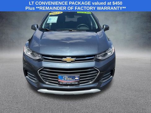 Used 2022 Chevrolet Trax LT w/ LT Convenience Package AWD/4WD image 3