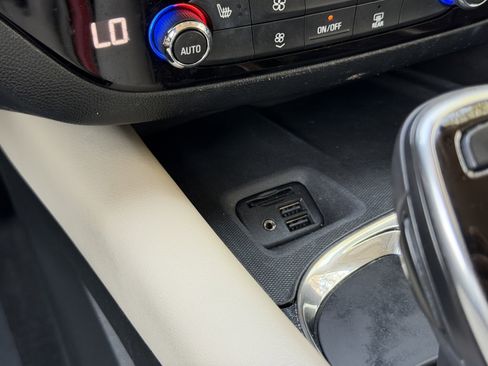 Used 2020 Buick Enclave Essence w/ Sound and Sites Package image 26