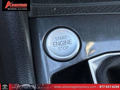 Used 2024 Volkswagen Tiguan SE image 26