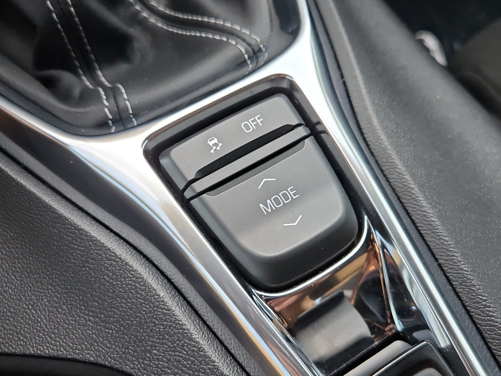 Used 2019 Chevrolet Camaro SS RWD image 24