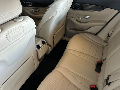 Used 2019 Mercedes-Benz GLC 300 image 14