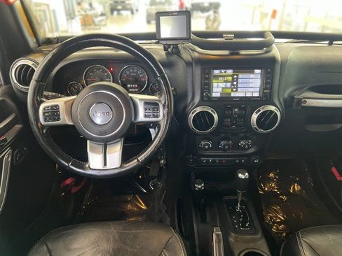Used 2015 Jeep Wrangler Unlimited Rubicon AWD/4WD image 17