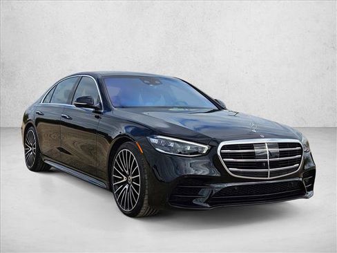 Used 2022 Mercedes-Benz S 580 4MATIC Sedan image 3