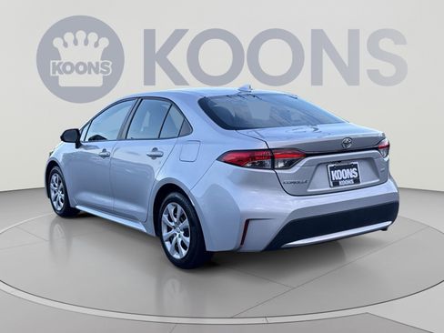 Used 2021 Toyota Corolla LE FWD image 4