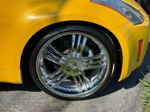 Used 2005 Nissan 350Z Touring RWD image 6