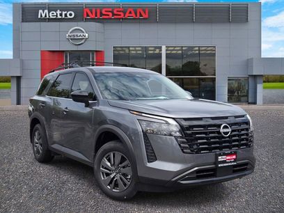 New 2026 Nissan Pathfinder SV w/ Cargo Package