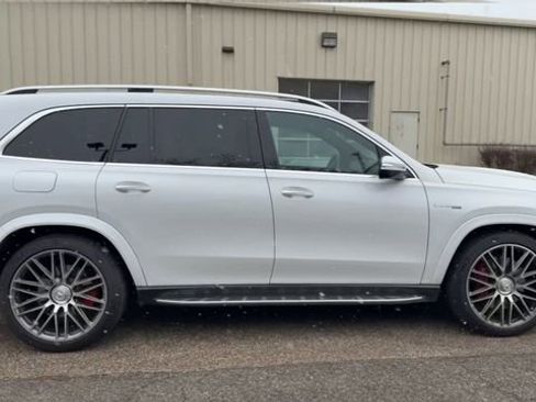 Used 2025 Mercedes-Benz GLS 63 AMG 4MATIC image 3
