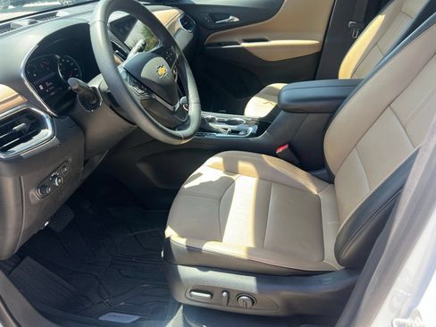 Certified 2024 Chevrolet Equinox Premier FWD image 3