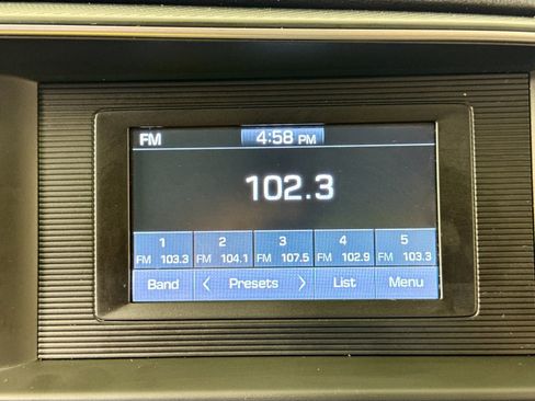 Used 2020 Hyundai Elantra SE image 14