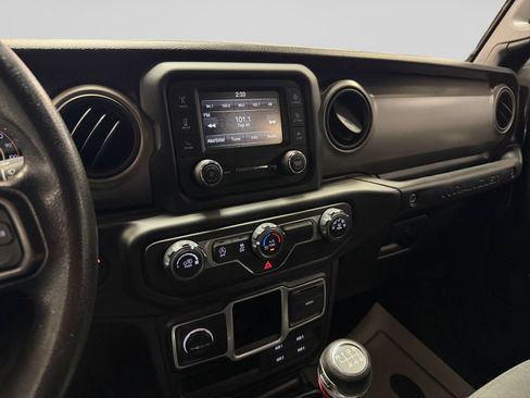 Used 2018 Jeep Wrangler Unlimited Sport AWD/4WD image 29