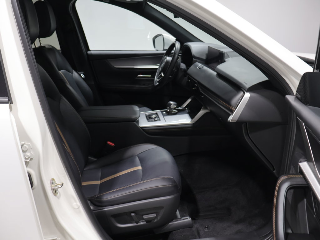 Used 2024 MAZDA CX-90 Plug-In Hybrid w/ Premium Plus AWD/4WD image 22