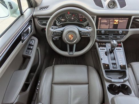 Certified 2025 Porsche Macan AWD/4WD image 15