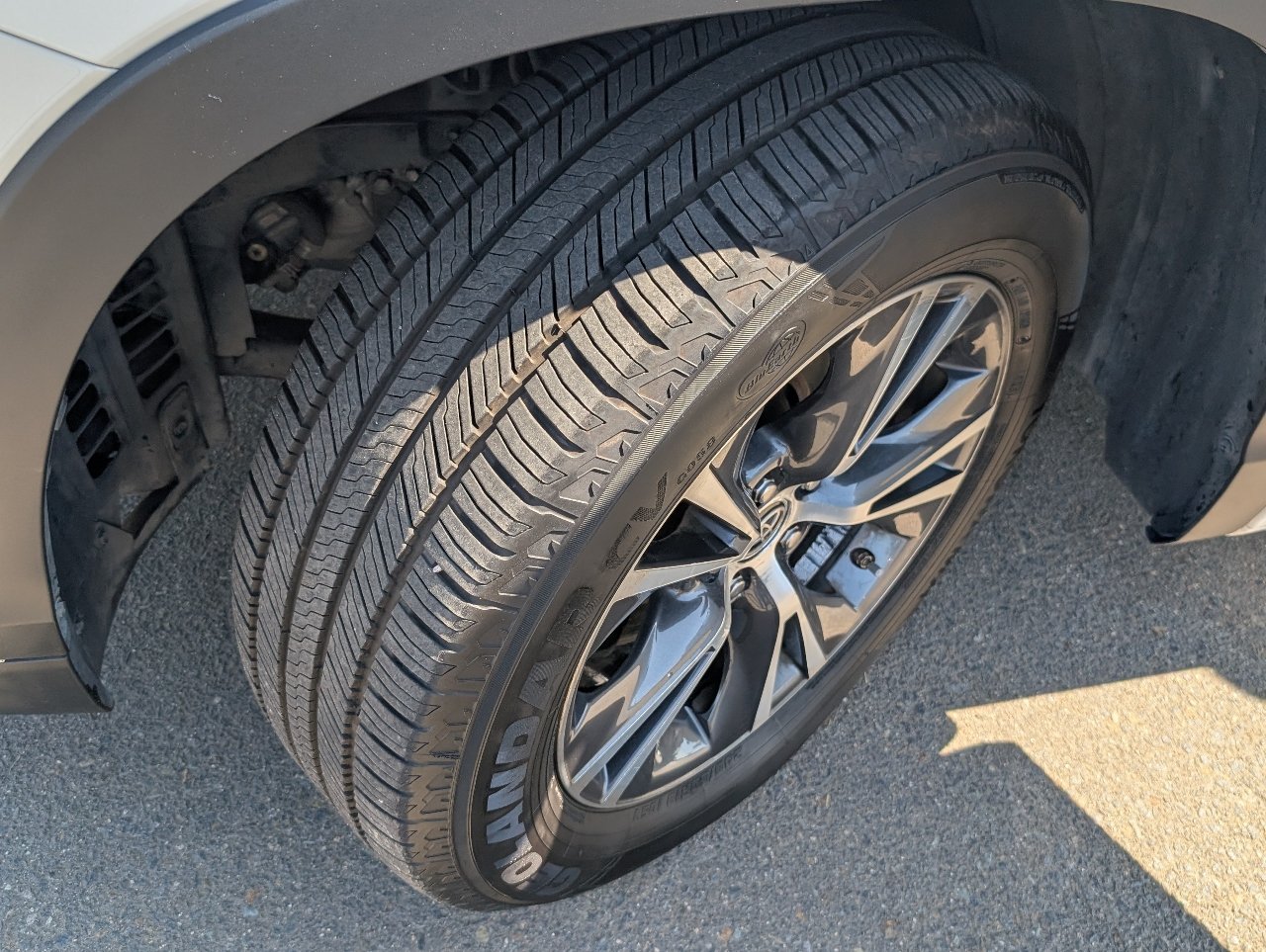 Used 2017 Toyota Highlander Limited Platinum FWD image 21