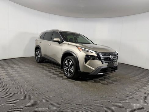 Used 2024 Nissan Rogue SL w/ SL Premium Package AWD/4WD image 2