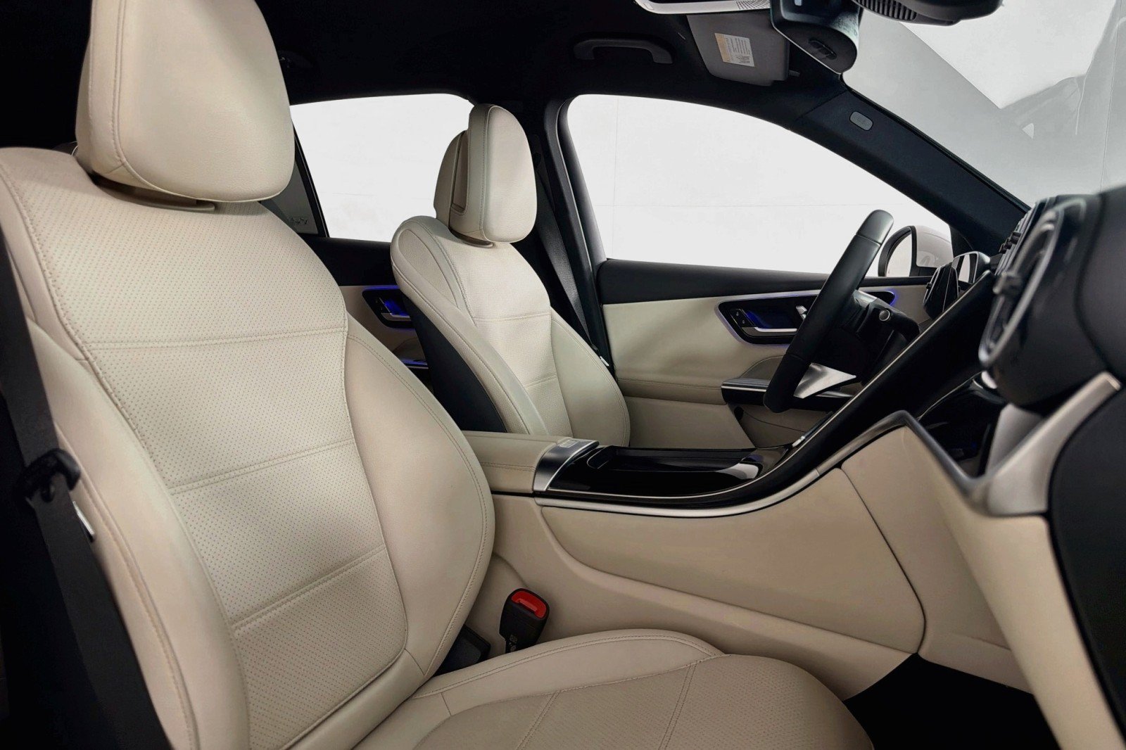 Certified 2025 Mercedes-Benz GLC 300 image 8