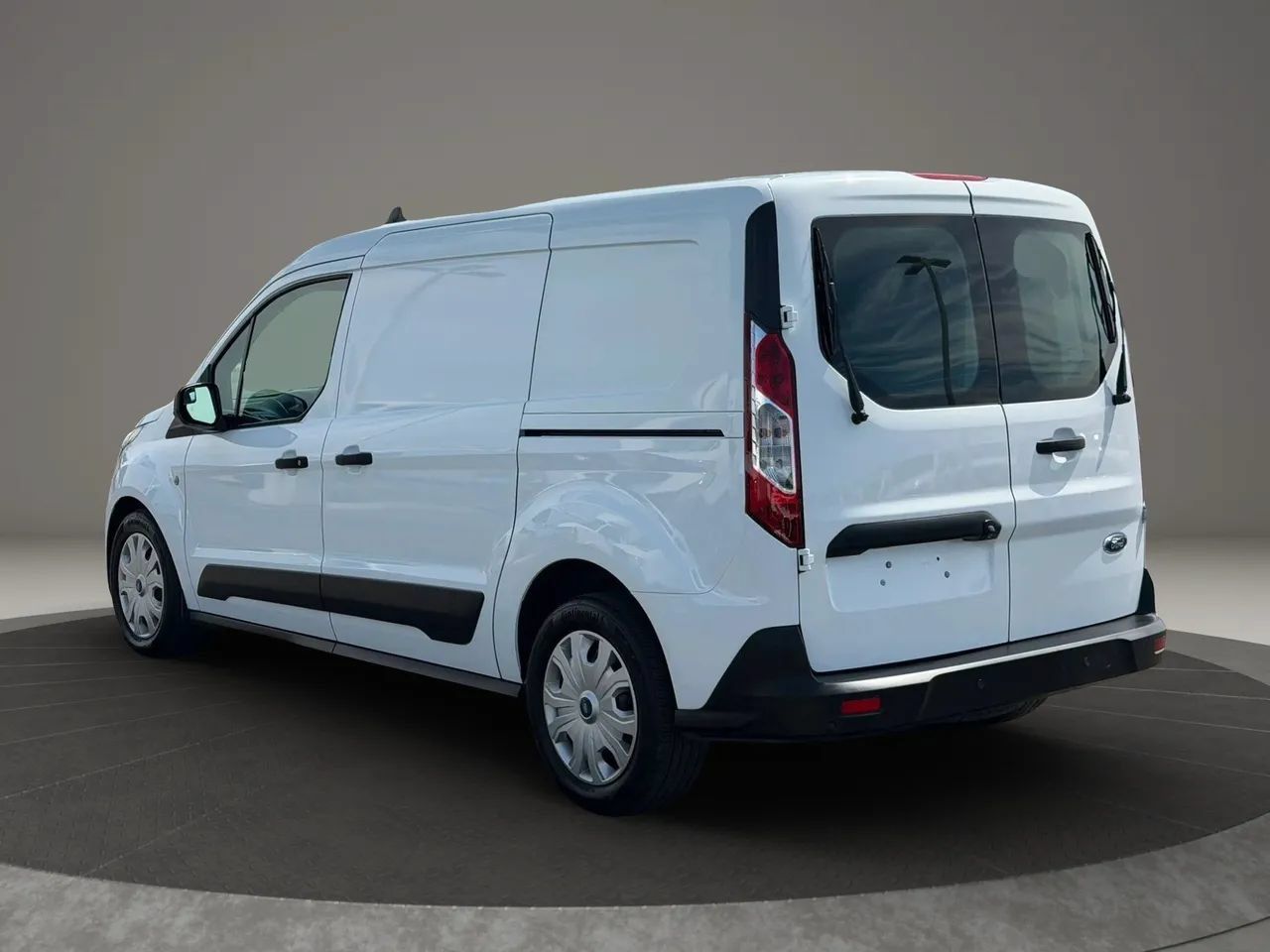 Used 2022 Ford Transit Connect XLT FWD image 4