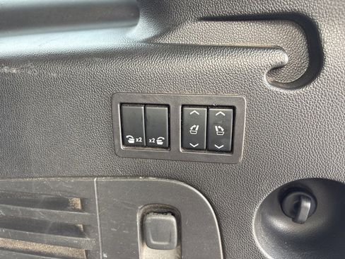 Used 2017 Cadillac Escalade ESV Luxury image 8