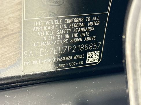 Used 2023 Land Rover Defender 110 X-Dynamic SE image 34