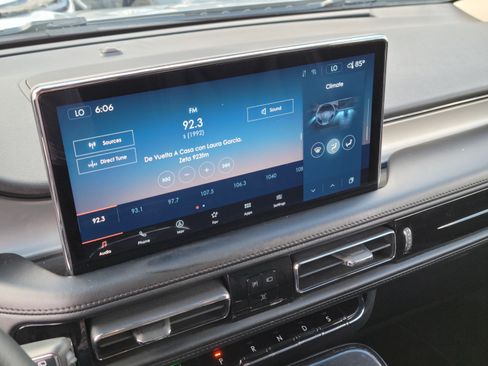 Certified 2025 Lincoln Aviator 2WD image 13
