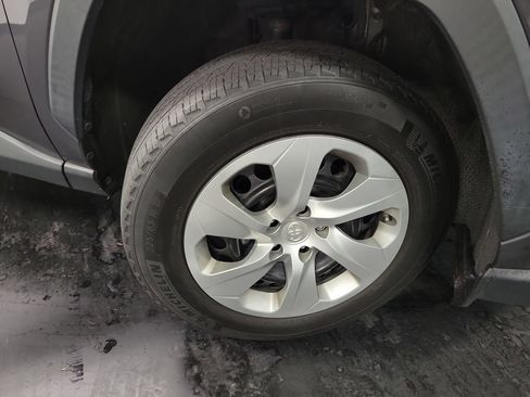 Used 2023 Toyota RAV4 LE AWD/4WD image 10