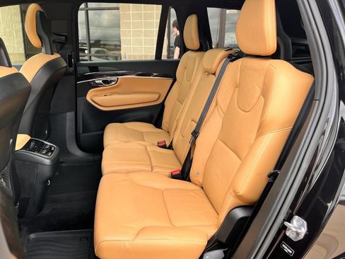 Used 2018 Volvo XC90 T6 Momentum w/ Convenience Package AWD/4WD image 21