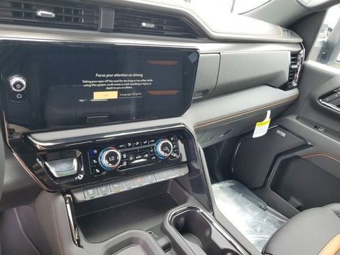 New 2026 GMC Sierra 3500 AT4 w/ AT4 Premium Plus Package AWD/4WD image 28