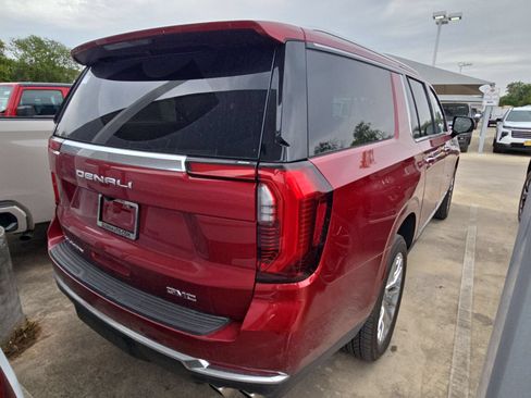 Certified 2025 GMC Yukon XL Denali w/ Sun & Power Step Package AWD/4WD image 7