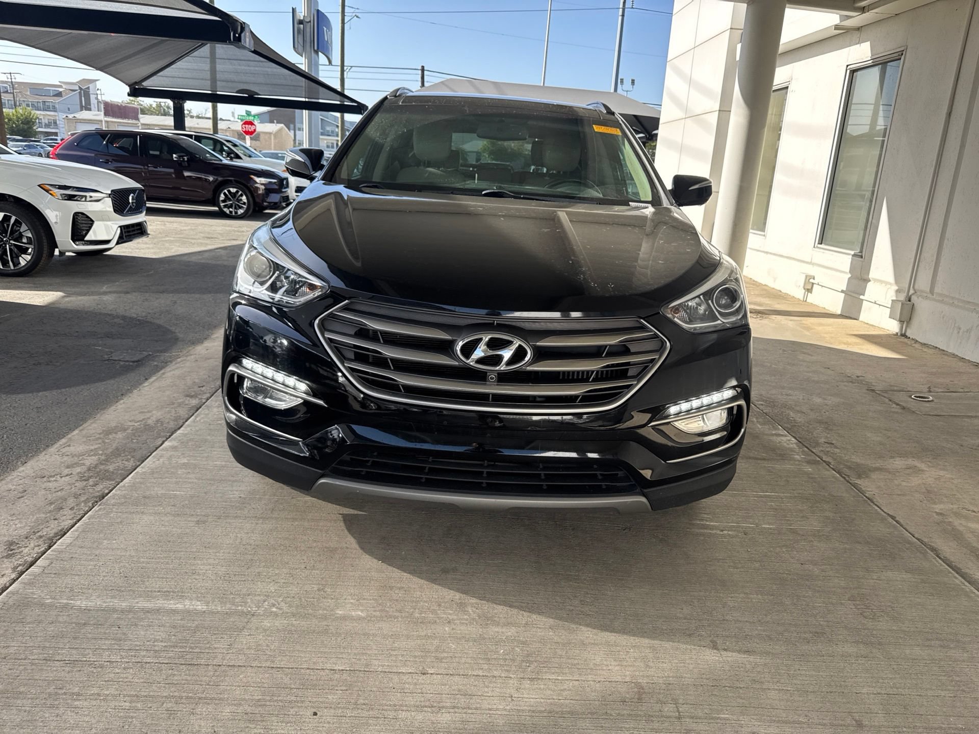 Used 2017 Hyundai Santa Fe Sport FWD image 2