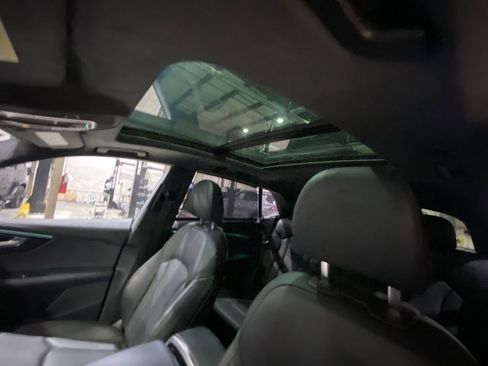 Used 2023 Audi Q8 Prestige w/ Prestige Package image 15