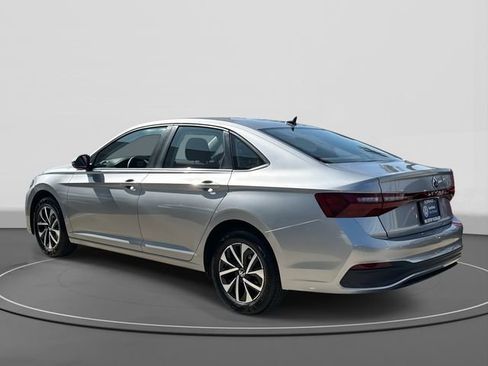 Certified 2025 Volkswagen Jetta S image 3