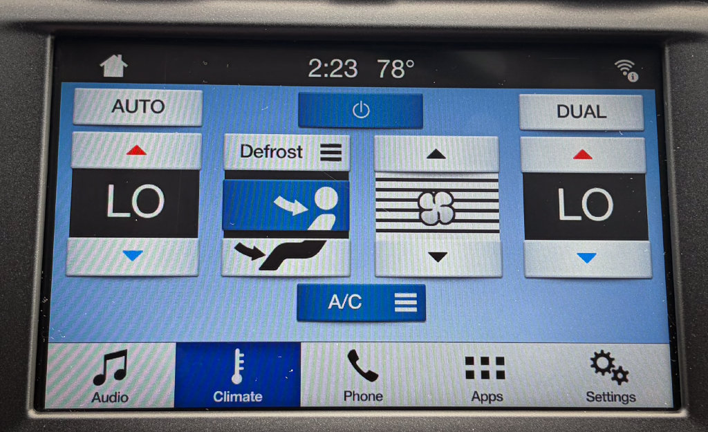 Used 2018 Ford Fusion SE w/ Equipment Group 601A FWD image 15