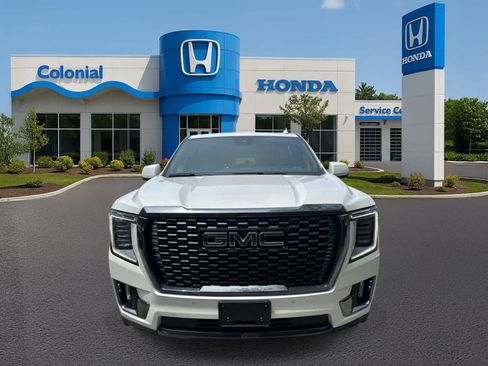 Used 2023 GMC Yukon XL Denali Ultimate AWD/4WD image 10
