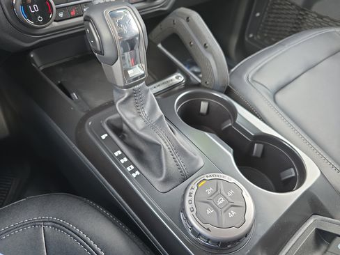 New 2025 Ford Bronco Badlands image 25