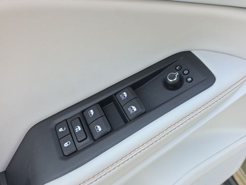 New 2026 Jeep Cherokee Limited AWD/4WD image 16