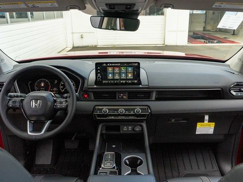 New 2025 Honda Pilot Touring image 20