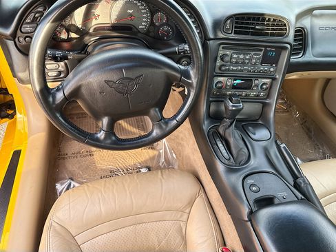 Used 2003 Chevrolet Corvette Convertible w/ Preferred Equipment Group1 image 16