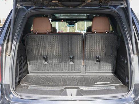 Used 2024 Chevrolet Tahoe High Country AWD/4WD image 10