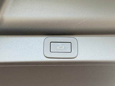 New 2025 Land Rover Range Rover SE AWD/4WD image 37