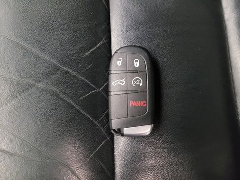 Used 2020 Jeep Grand Cherokee Limited AWD/4WD image 32