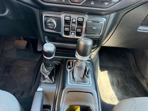 Used 2021 Jeep Gladiator Sport AWD/4WD image 14