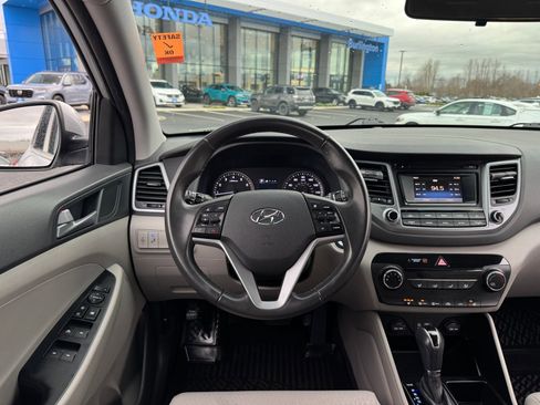 Used 2017 Hyundai Tucson Sport image 15