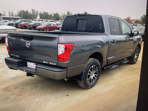 Used 2023 Nissan Titan SV w/ Accessory Utility Package image 5