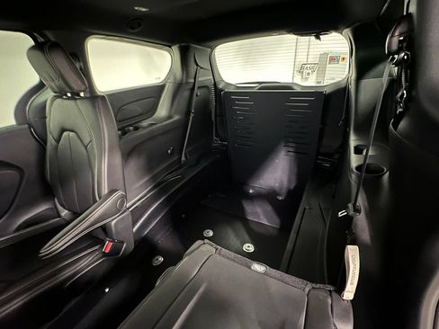 Used 2026 Chrysler Pacifica Select FWD image 22